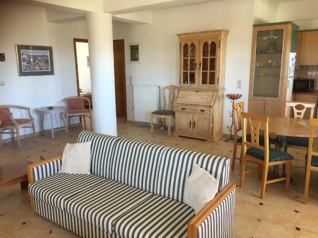 Villas Alexandros Petrino 칼라마키 외부 사진